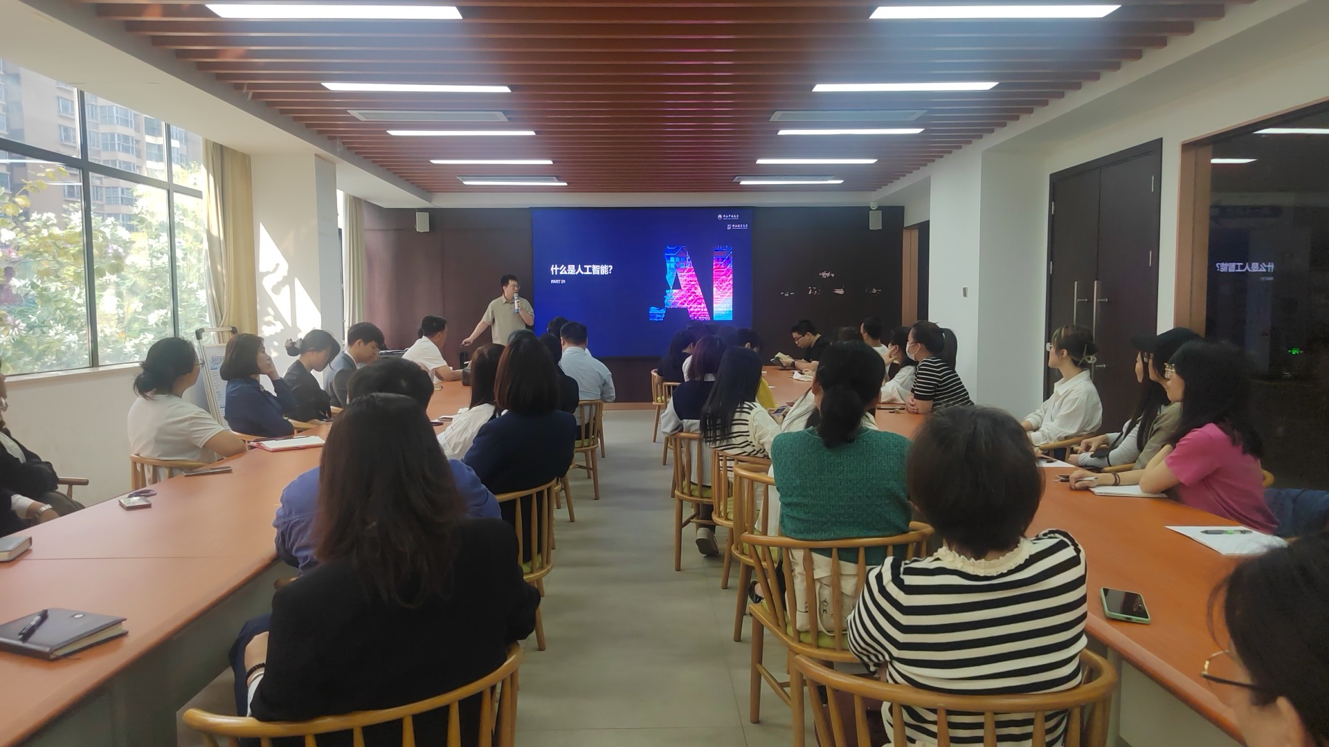 共绘人工智能应用人才培育新画卷&mdash;&mdash;佛山开放大学与佛山灵泽万川人工智能科技有限公司达成合作意向