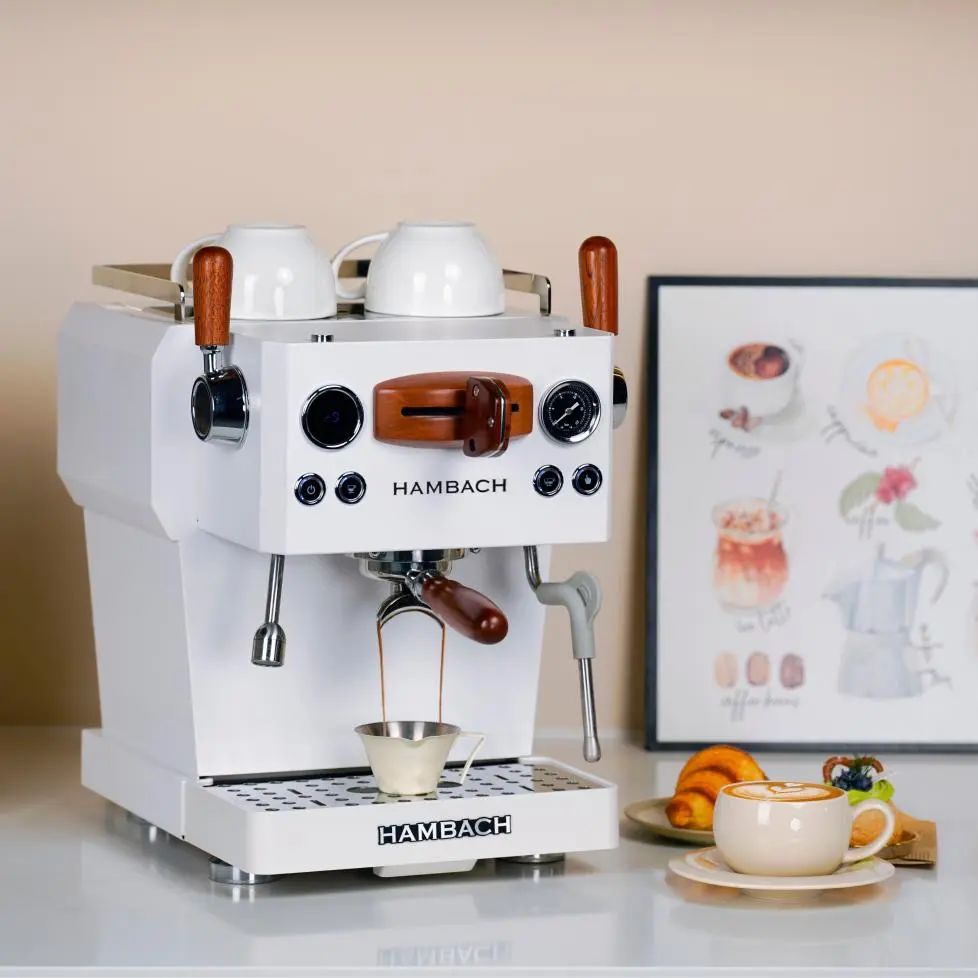 活动剧透丨三大巅峰赛事x万杯免费喝&times;Live狂欢&times;AI机器人，咖啡星人速速集合！