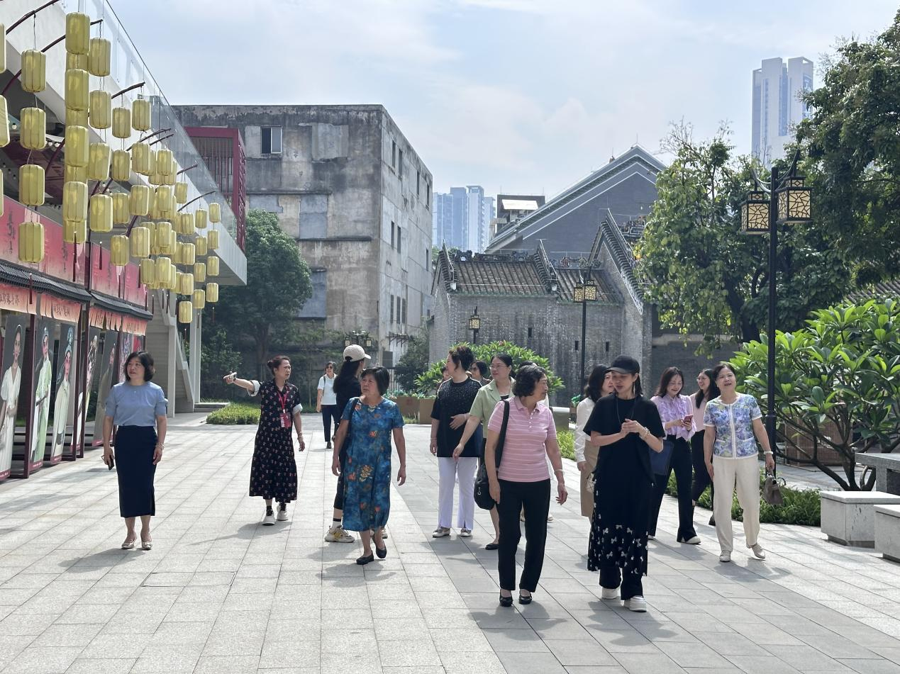 【学回信精神 助改革发展】 佛山市组织厅级老同志赴佛山粤剧院及梁玉嵘艺术工作室开展实地调研