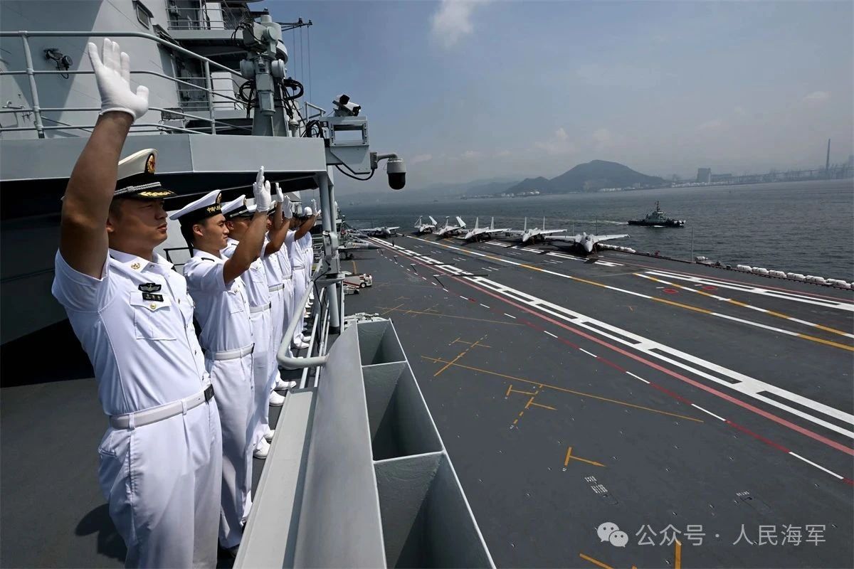 山东舰离开香港！网友：&ldquo;军强民乐&rdquo;是对&ldquo;国安家好&rdquo;最好的回应