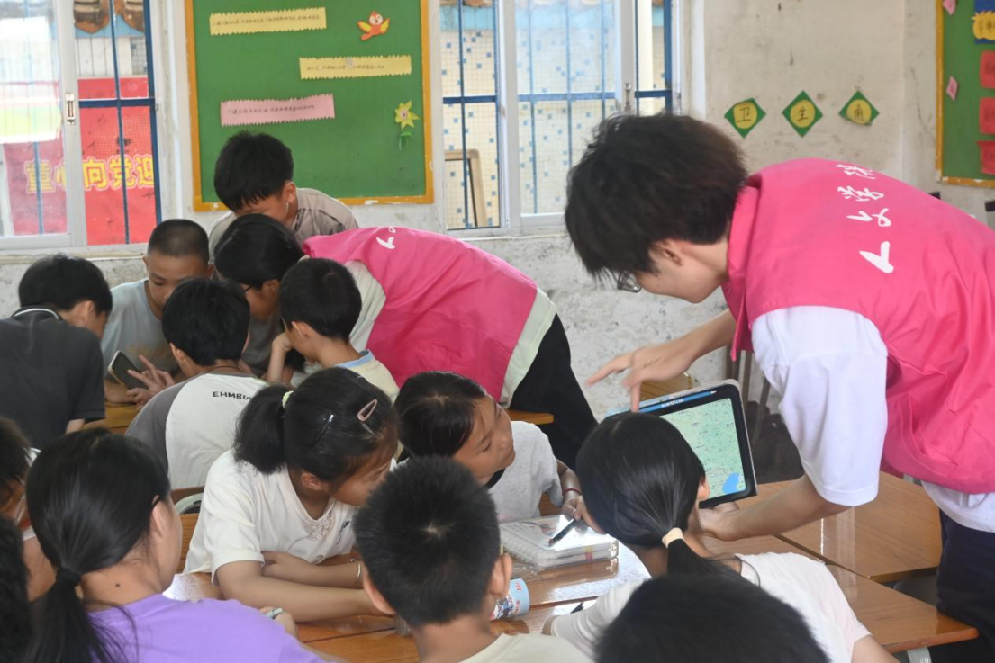 佛山大学人文学院携手童程实践团 |  AI春风吹绿泗纶 &ldquo;旅规新芽&rdquo;
