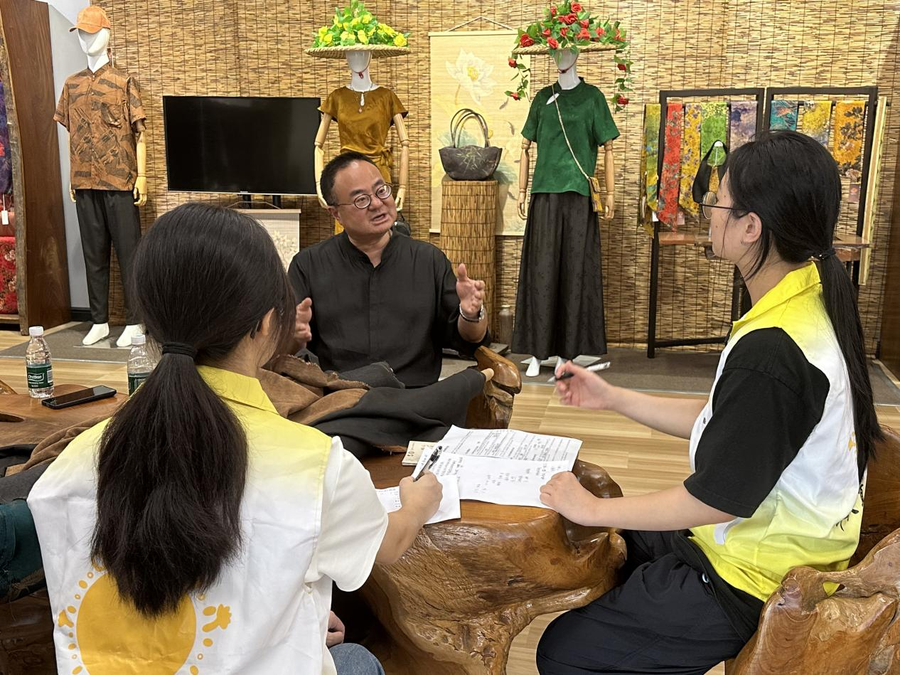 佛山大学十八夏乡实践队深入广州南沙探访香云纱产业发展