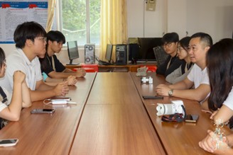 法律知识接&ldquo;地气&rdquo; 佛大学子云浮直播普法受欢迎