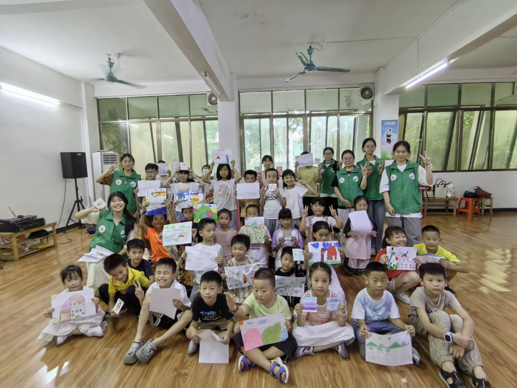 三下乡义教开课 画笔勾勒英德岁月情