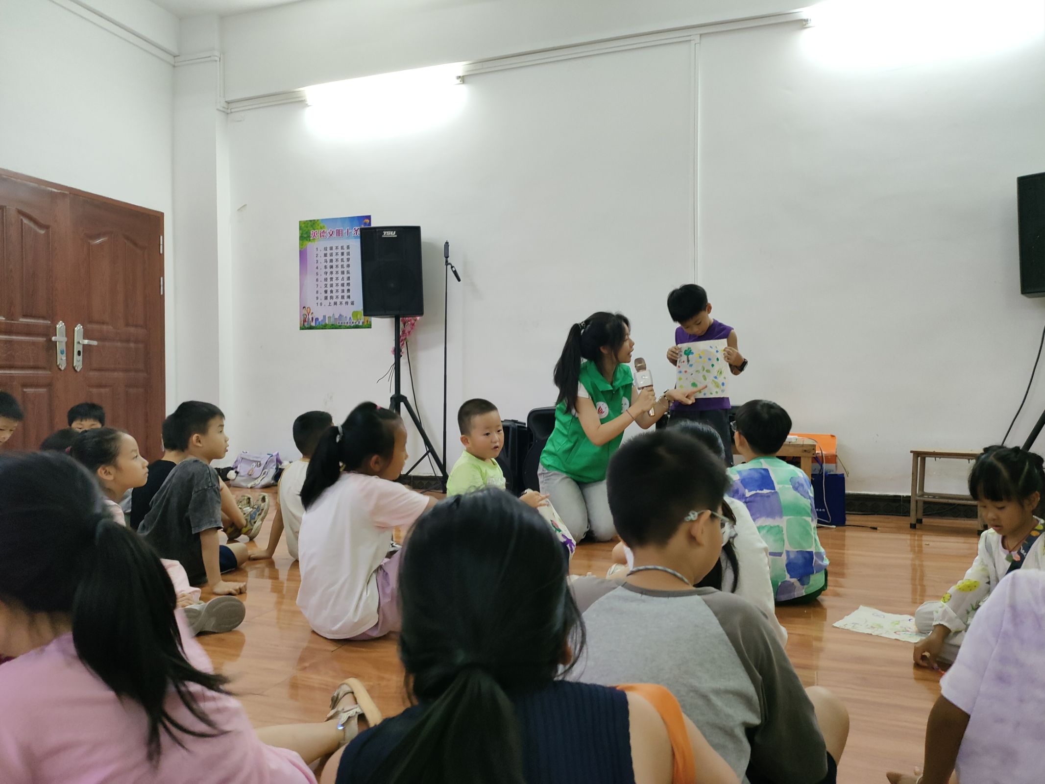 植物拓印手工课：青衿致远实践团带孩子留住自然之美