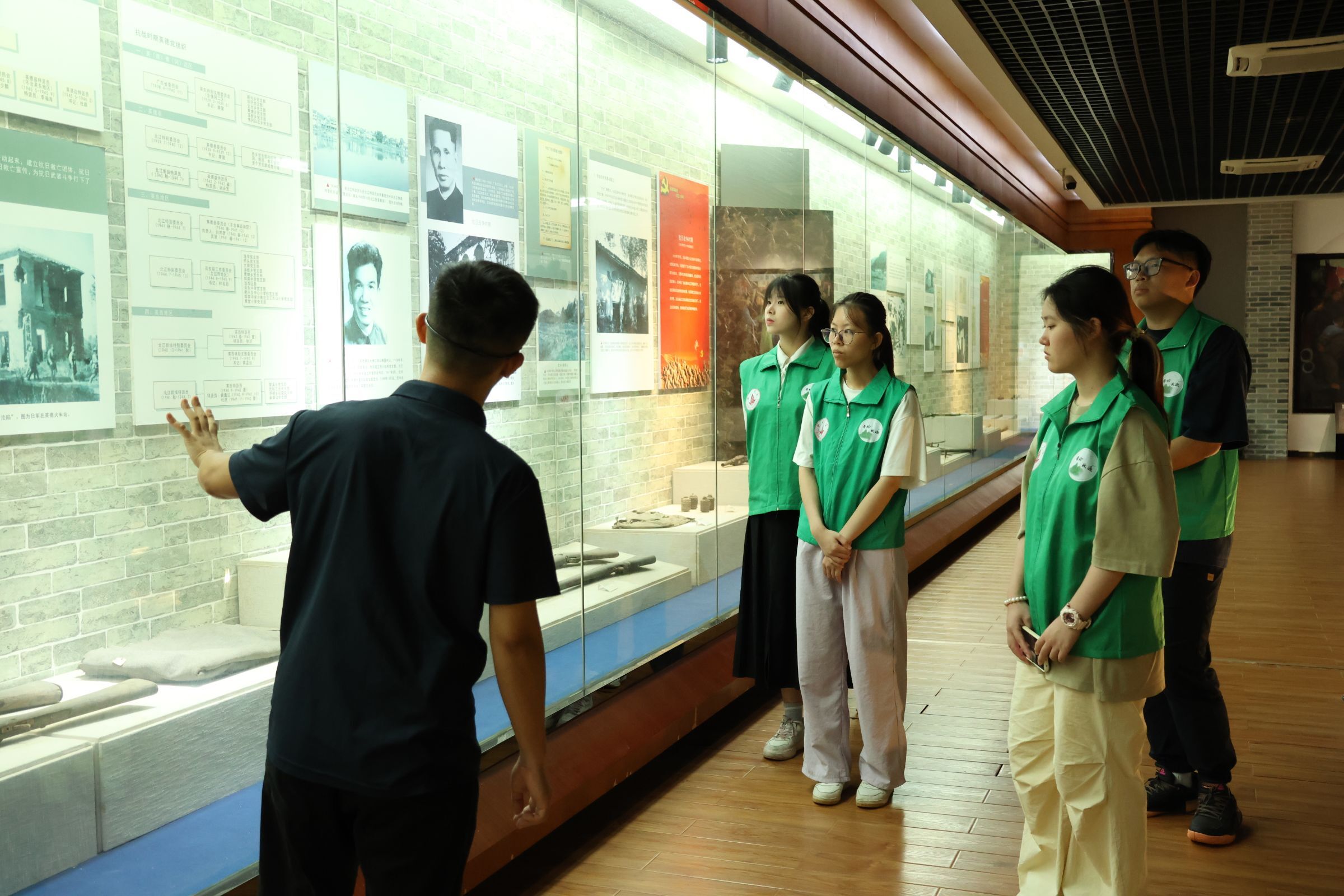 英德博物馆里的&ldquo;时空对话&rdquo; 佛山大学团队聚焦红色文物录团课