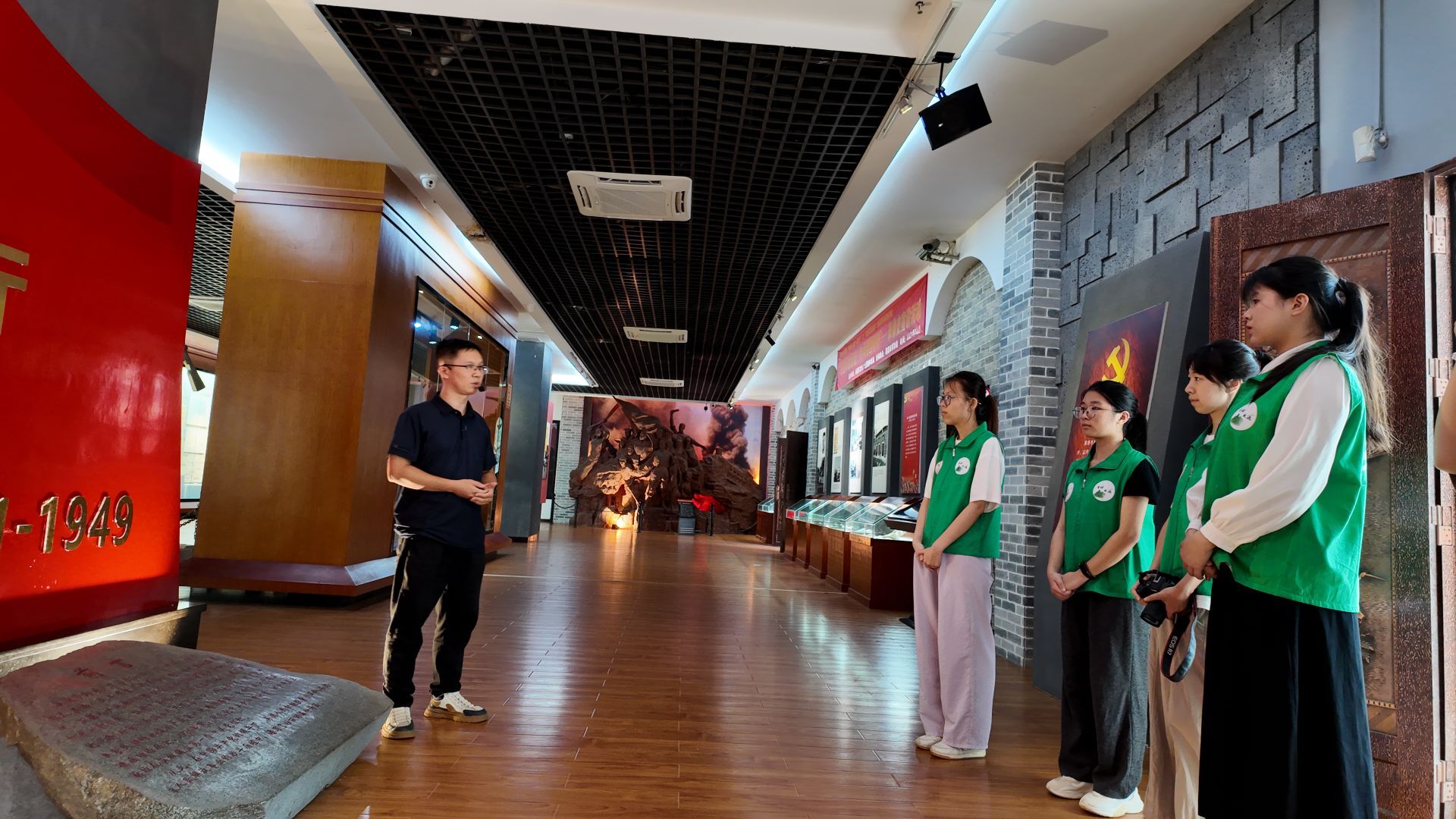 青衿踏厂担使命，博馆研茶守初心