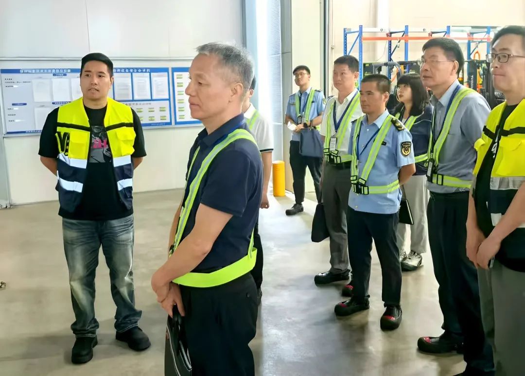 省、市市场监管局深入高明企业检查指导场内机动车辆使用安全工作