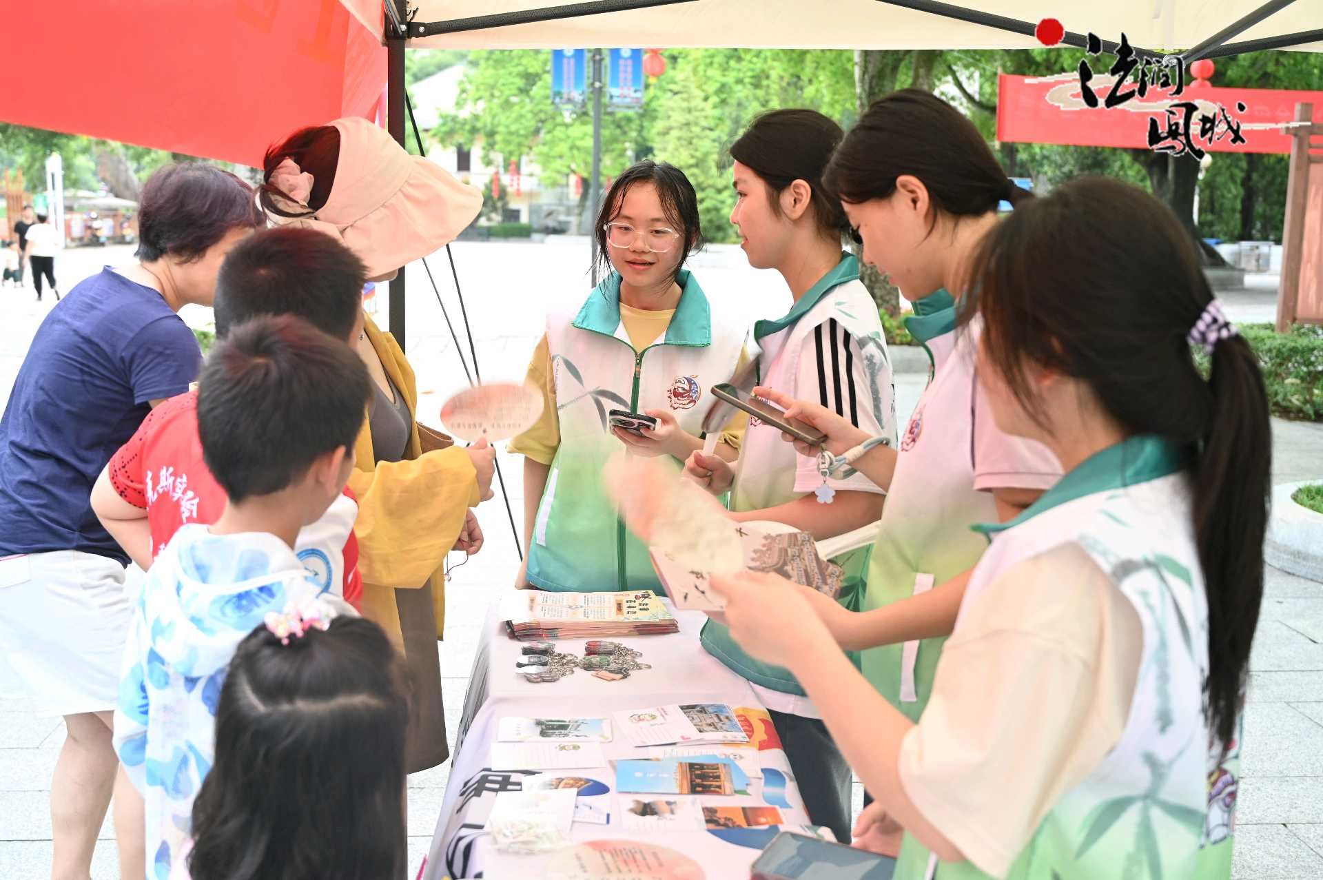 佛山大学法学院&ldquo;法润凤城&rdquo;实践队 ｜ 普法&ldquo;新花样&rdquo;：互动游戏、有奖问答现身法律摊位