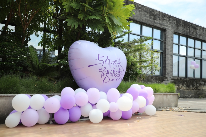 好甜啊好甜啊，看得团团都想找个对象了