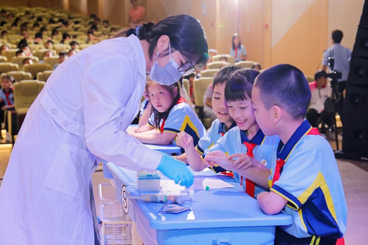 从校园到社区，安全用药知识送到您身边 | 市场监管动态