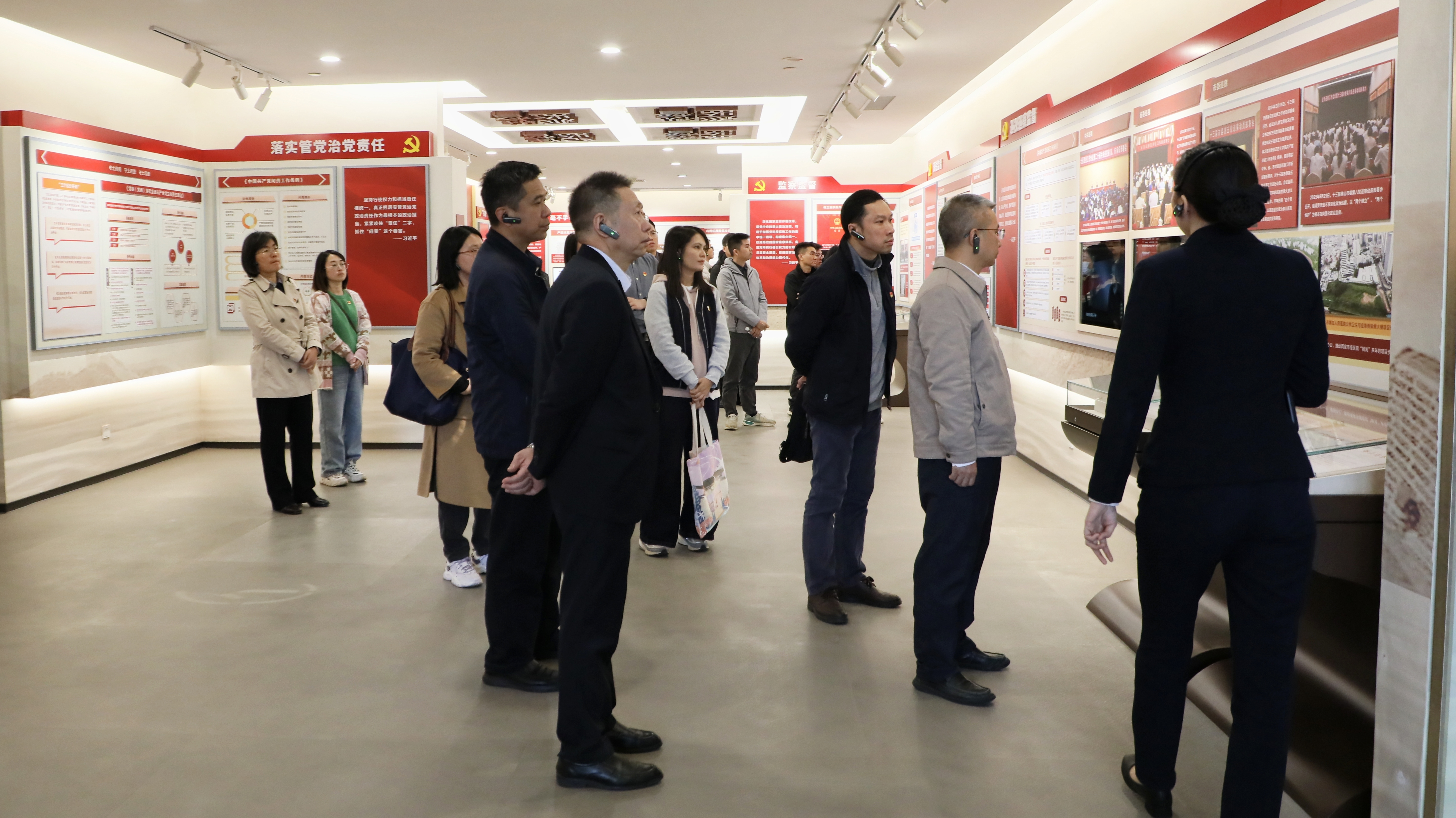 佛山市政务服务和数据管理局组织党员干部到市纪法教育基地开展党风廉政教育