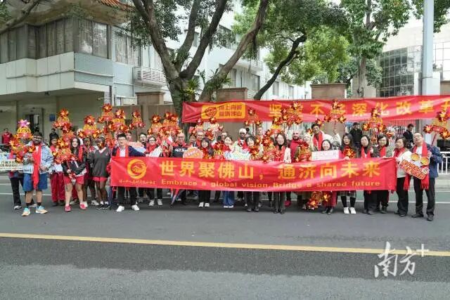 在佛山&ldquo;闹&rdquo;元宵，老外直呼真过瘾！