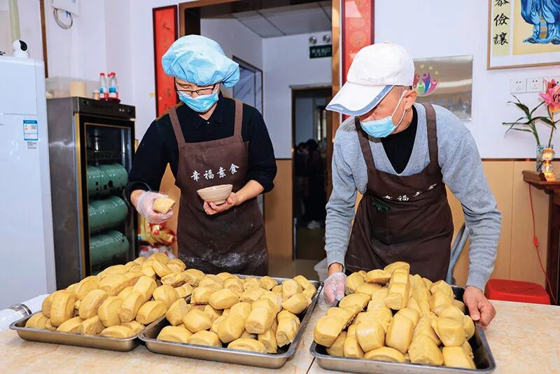 佛山这家小店，7年免费送出了近30万碗热饭