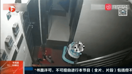 宝宝学步趣味行，安全防护莫大意！