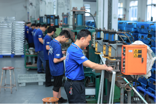 从代工到出海：十年箱包老店的&ldquo;双牌&rdquo;逆袭之路