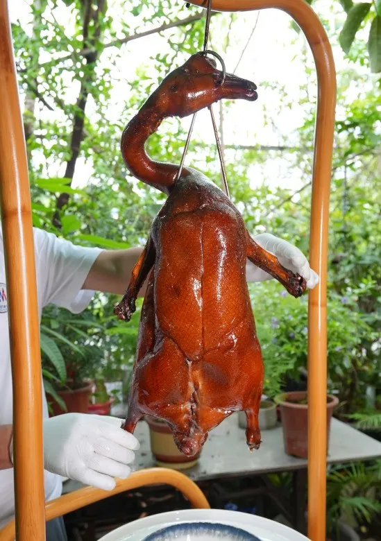 皮脆肉嫩、汁水丰盈 ，大沥濑尿烧鹅等你来尝！