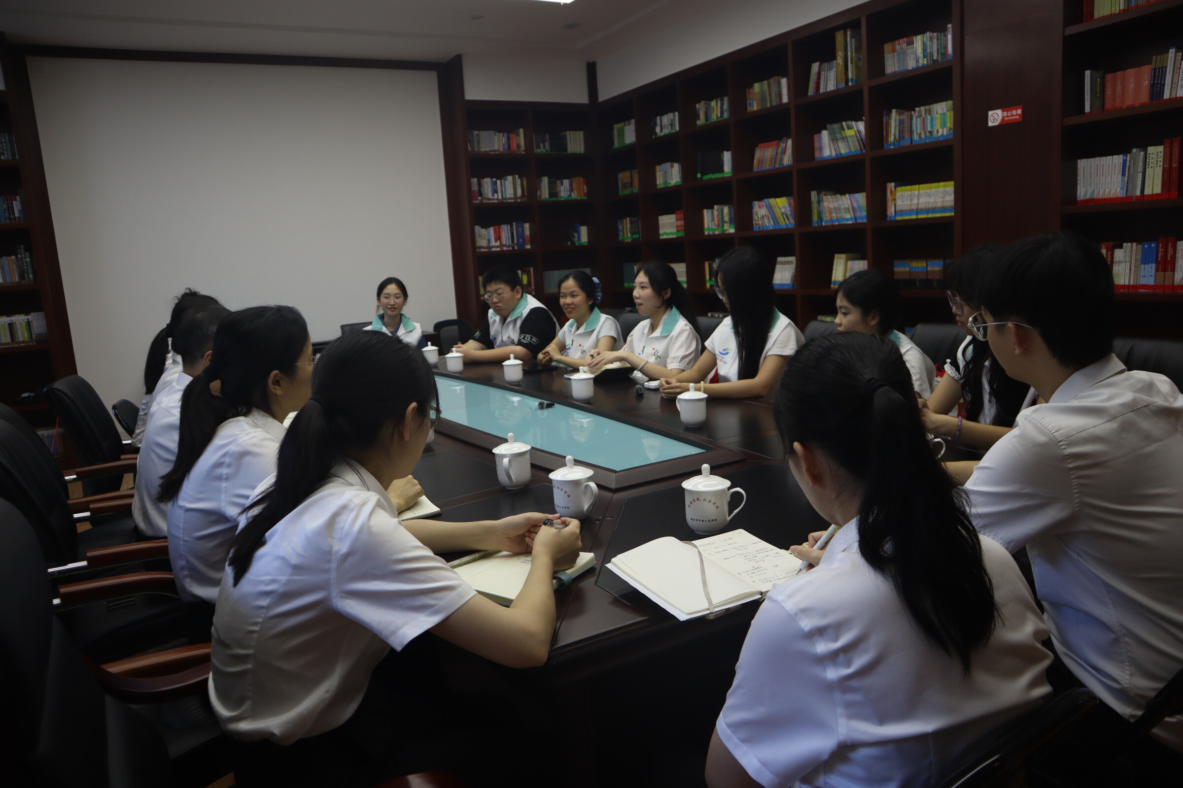 佛山大学法学院&ldquo;法润凤城&rdquo;实践队｜法官分享一线办案故事，向青年学子传递司法温度