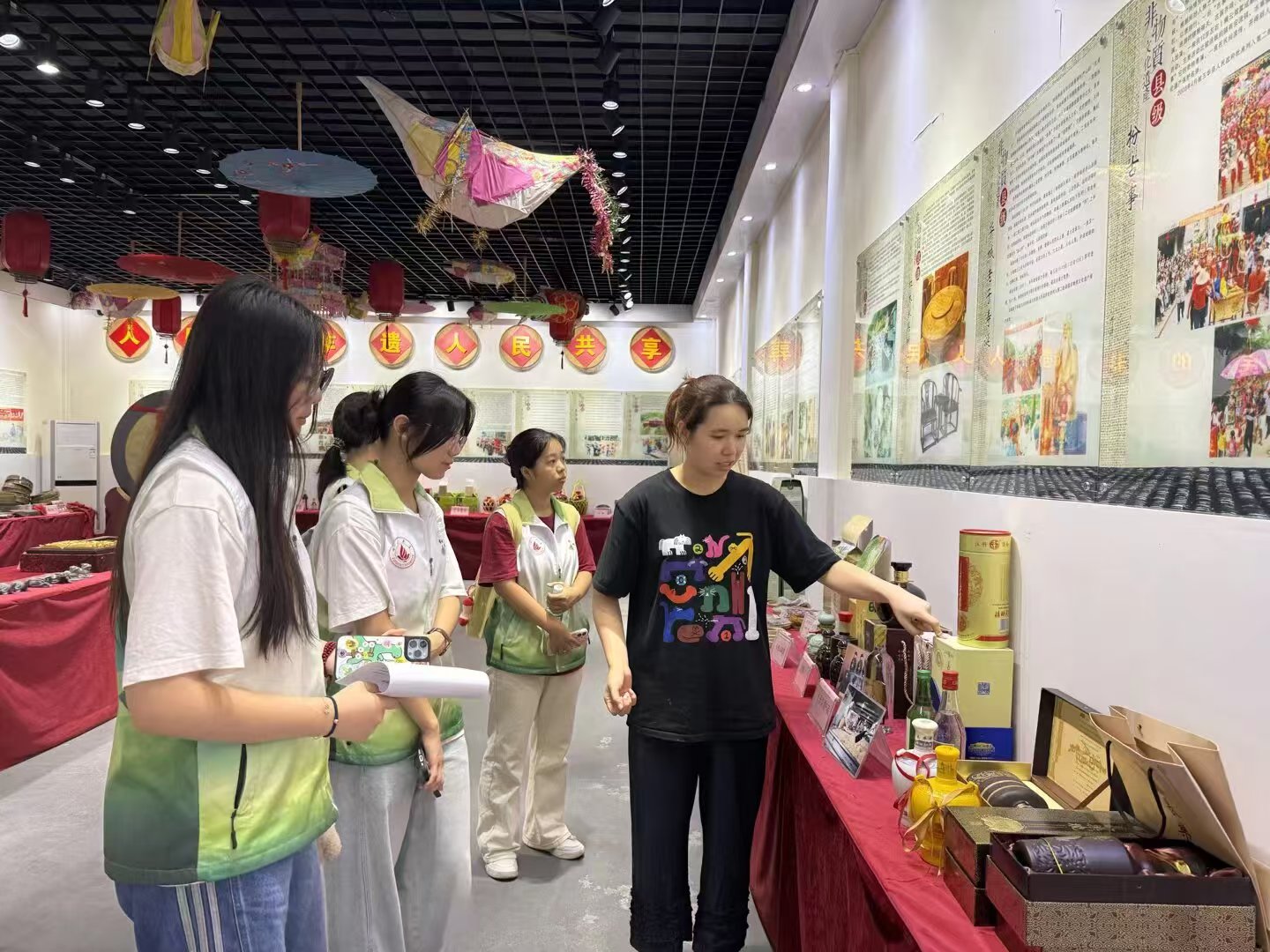 佛山大学青衿致远实践队 | 走访五华文化馆，调研木偶戏发展现状