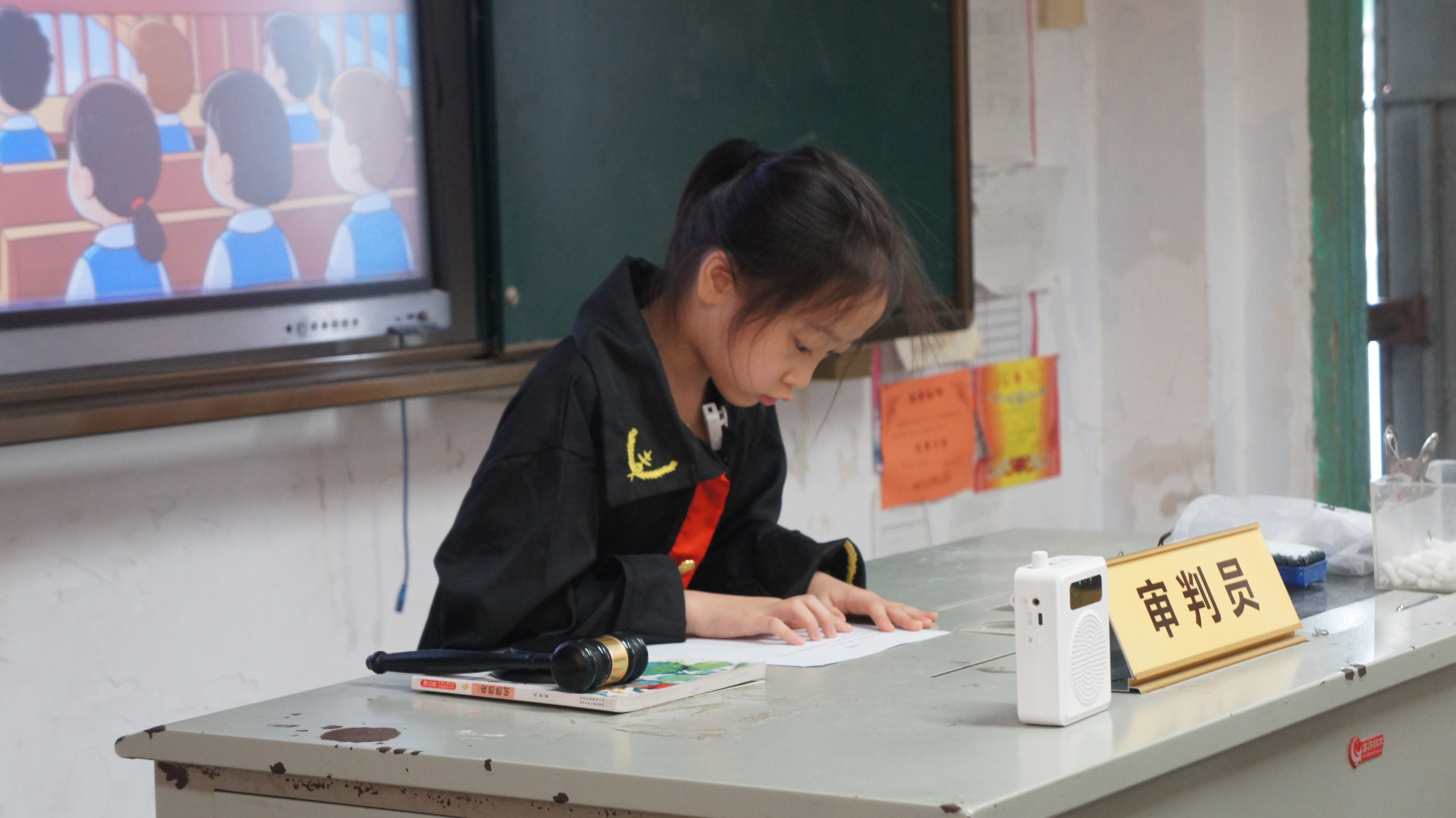 佛山大学法学院&ldquo;法润凤城&rdquo;实践队｜模拟法庭进校园，普法护航未成年
