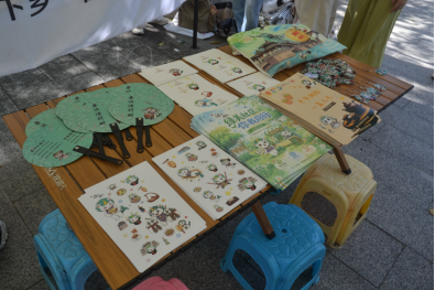 百千万工程｜法润凤城实践队：绿法两相融，青年赴湖园&mdash;&mdash;&ldquo;法润凤城&rdquo;实践队西湖摆摊纪实