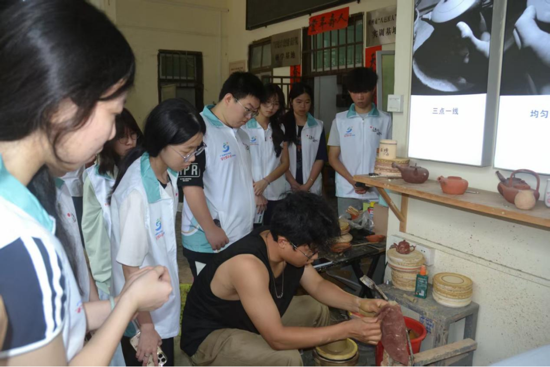 佛山大学&ldquo;法润凤城&rdquo;实践队｜深耕非遗技艺 传承匠心力量