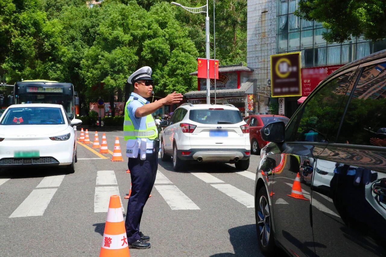 自驾出游、返乡必看！中秋国庆假期出行提示&rarr;