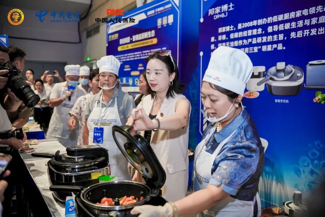 机器人炒出&ldquo;锅气&rdquo; ！在顺德，解锁&ldquo;未来厨房&rdquo;