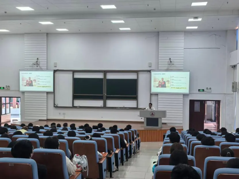 从佛大走到人民大会堂！ 优秀校友赖国明返校分享：认真做好每一件事