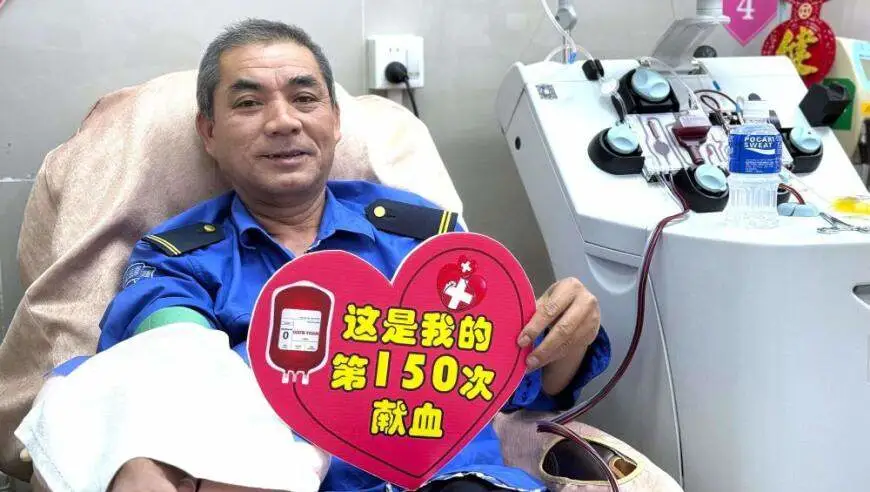 从车厢到献血椅，佛山这位公交车长把&ldquo;帮一把&rdquo;过成了日常
