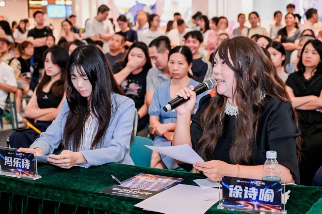 评委1.jpg