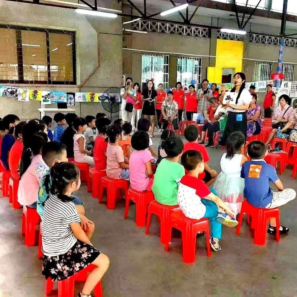 这位英语老师，在生活中有着另一个身份
