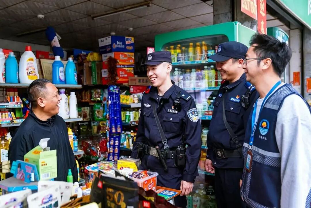 4.街道警网联动开展日常巡查走访工作.jpg