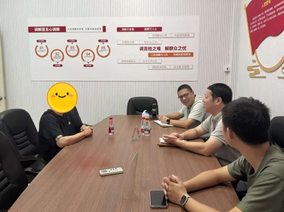 时任党委委员马健添接访并了解业主诉求_副本.jpg