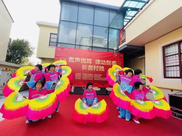 富景社区已培育多支长者文艺队伍，丰富老人生活。白坭供图